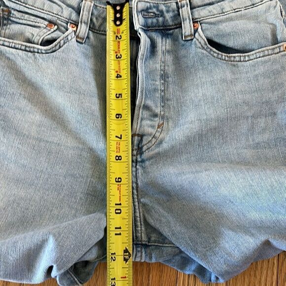 H & M Ultra high waist light wash button fly mom‎ jeans size 6 - Picture 8 of 10